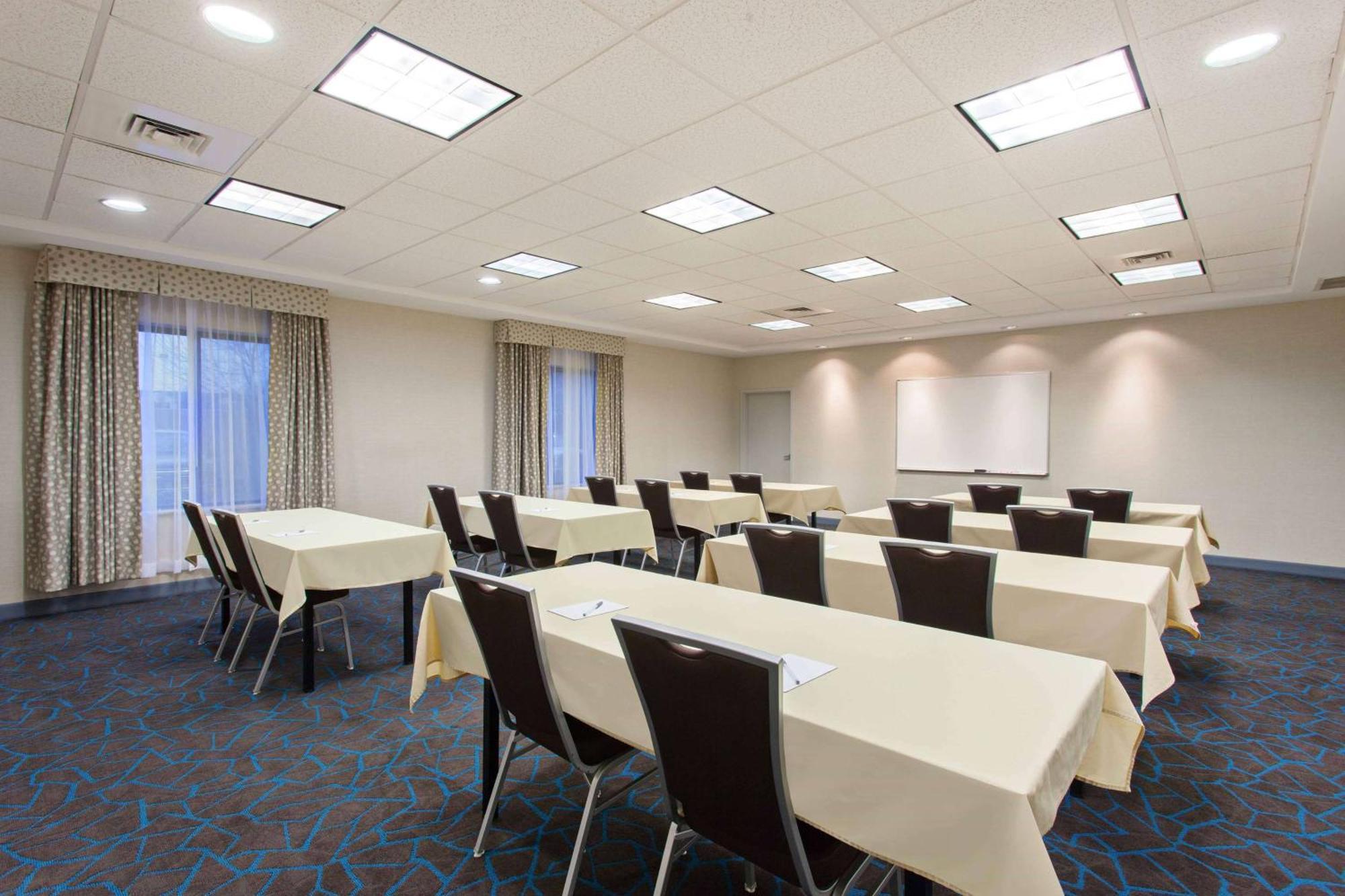 Hampton Inn & Suites Clovis Airport North Bagian luar foto